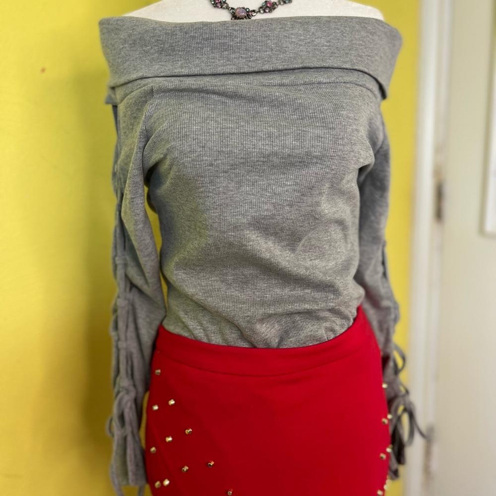 Brand New Refuge Thermal Woman’s Off the Shoulder Top w/ Opening on Sleeve!!